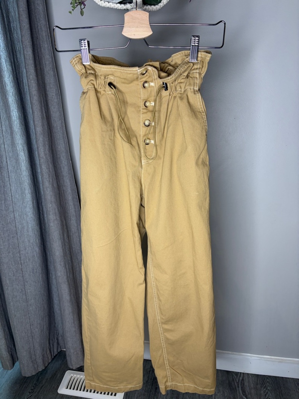 Urban Outfitters Terra High Rise Paperbag Pants - Tan: Size Small
